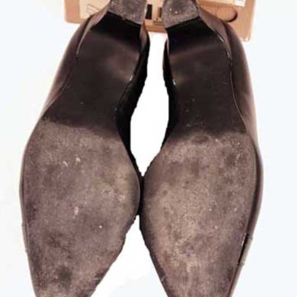 PUMPS, PATENT CROSSOVERS ON UPPERS, Sz 8B, BLACK, MADE IN CANADA, HEEL 2 inches, - Picture 5 of 5